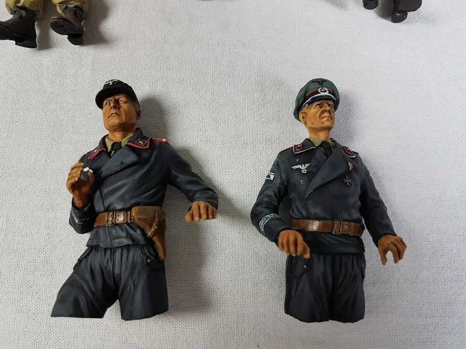 Built and painted 1/16 German Tank Crew "Heer" (Wehrmacht) - Two Resin Figures# - Image 1 of 2