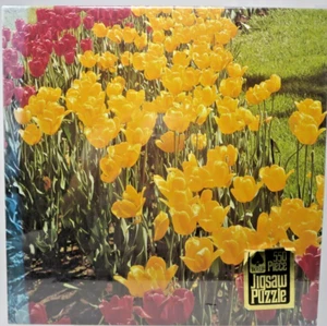 Vintage Hoyle Dutch Treat Puzzle 550PCS Tulip Red & Yellow Bloom New - Picture 1 of 7