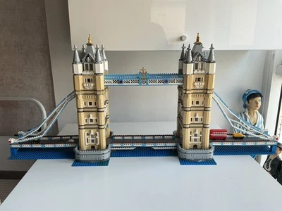 Lego 10214 Tower Bridge - Retired Set  - Original Box and Manuals 100% complete  - Image 1 of 4