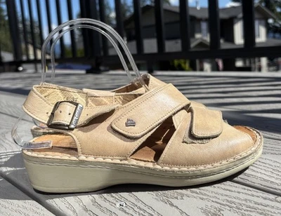 Sandalias Finn Comfort para mujer talla 7 Gomera con tiras hebilla de cuero beige Foto 1 de 4