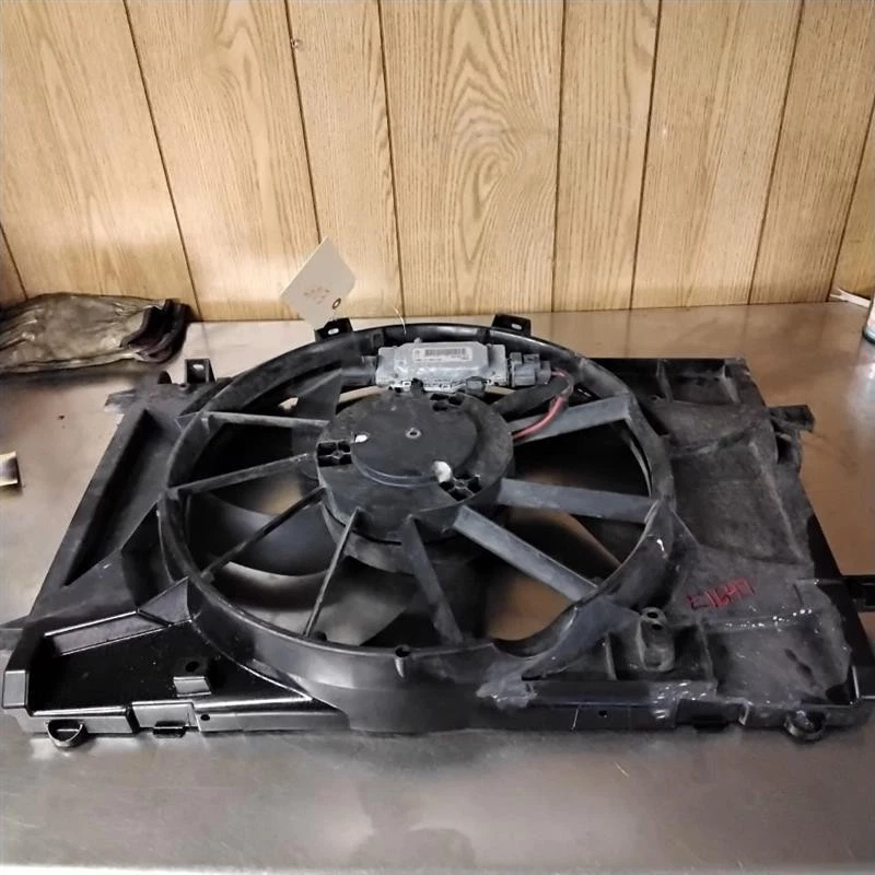 Motor de refrigeración eléctrico Mercury Milan 2010-2011 OEM #BE5Z8C607B Foto 1 de 1