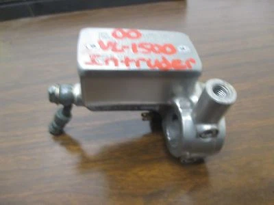 2000 Suzuki VL-1500 Intruder, Front brake master cylinder  - Image 1 of 4