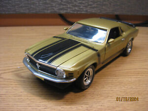 1/18    1970  MUSTANG BOSS 302 ,  IN  GOLD ,  "LANE" SPECIAL ISS., ERTL,  NO BOX
