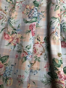 Cabbage Roses Vintage Pink Floral Plaid Cotton Furnishing Fabric Per Metre 140cm - Picture 1 of 6