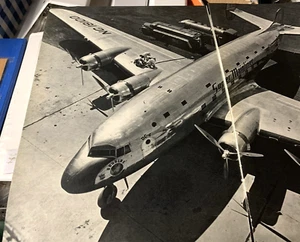 UNITED AIR LINES 1940er SUPER DOUGLAS DC-4 MAINLINER TRI-TAIL 21" X 14" BILD - Bild 1 von 5