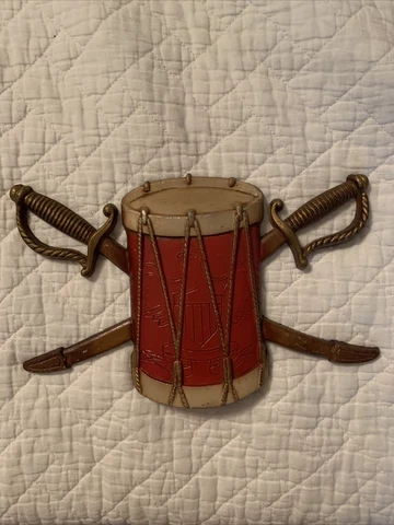 Vintage Colonial DRUM AND SWORDS WALL PLAQUE SEXTON USA 576 CAST ORIGINAL Cover