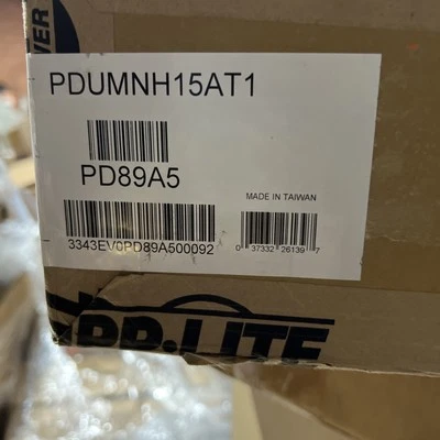 TRIPP LITE 8 OUTLET 1.44KW 120V SINGLE-PHASE ATS/MONITORED PDU PDUMNH15AT1 - Image 1 of 2