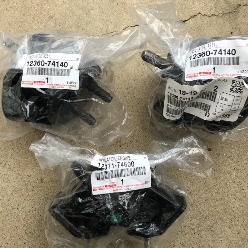 GENUINE TOYOTA Engine Mount 12360-74140 x2 / 12371-74600 New - Image 1 of 1
