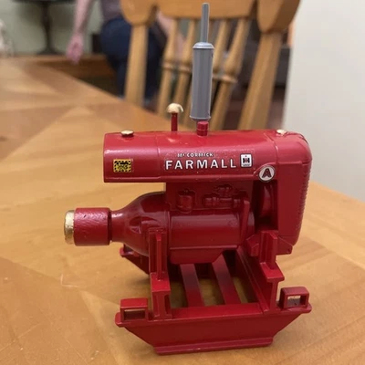 Hard Plastic 1/16 Farmall A Stationary Tractor Engine. - Image 1 of 4
