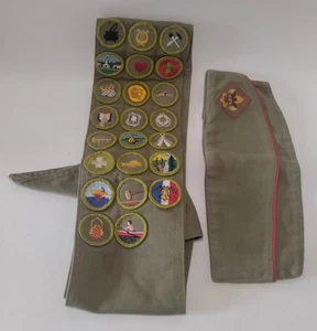 BSA olivgrüne Schärpe 23 Verdienstabzeichen genäht oder geklebt 28" lang Posten Mütze L Größe 7-7 1/8 - Bild 1 von 6