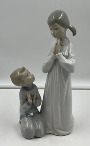 LLADRO TEACHING TO PRAY 4779 FIGURE - Picture 1 of 6