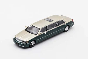 GCD 1:64 Stretch Lincoln Limousine - Champagne & Dark Green KS-055-220 - Picture 1 of 3