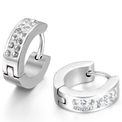 Pendientes Huggie de aro con dije de diamantes de imitación de acero inoxidable unisex para hombre y mujer 2 piezas Foto 1 de 4