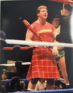 WWE ROWDY RODDY PIPER UNSIGNED 11x14 PHOTO WWF WAR TO SETTLE THE SCORE MSG - Picture 1 of 3