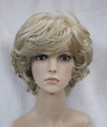 Perruque à cheveux à la mode blonde ondulée bouclée femme cosplay fête perruques + casquette de perruque