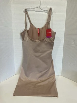 SPANX Busto Abierto Deslizamiento Completo 10178R Color Desnudo Talla PEQUEÑO NUEVO CON ETIQUETAS Foto 1 de 4