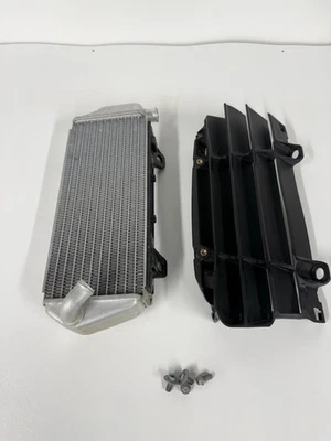 2024 GasGas MC450F 左侧散热器 Louver 原始设备制造商 A46035007033 KTM #9560 — 第 1/4 张图片