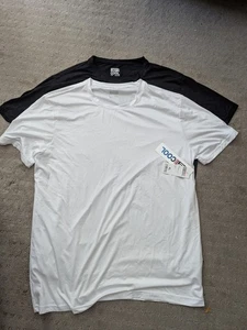 32 Degrees Cool T-shirt XL 2 for 1 Black/White New - Picture 1 of 3