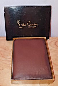 VINTAGE PIERRE CARDIN LEATHER TRIFOLD WALLET IN BOX