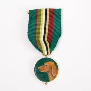 Shannon Mayfield Weimaraner Rhodesian Ridgeback Military Style Green Brooch Pin - Picture 1 of 3