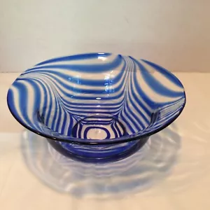 Consola decorativa de vidrio artístico de estudio azul pluma tirada tazón grabado marca M - Imagen 1 de 9