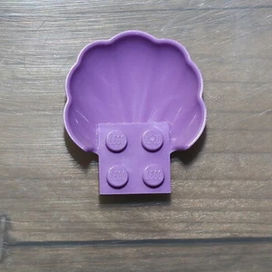 LEGO 18970 Medium Lavender Scallop Clam Shell QTY 1 - Picture 1 of 2