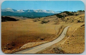 Postal de Highway Over The Big Horn Mountains Wyoming Montana años 50 - Imagen 1 de 2