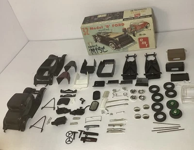 VINTAGE 1960s AMT FORD MODEL A PARTS JUNKYARD 80% NEW PIECES BODYS CHASSIS ECT!! - Image 1 of 4