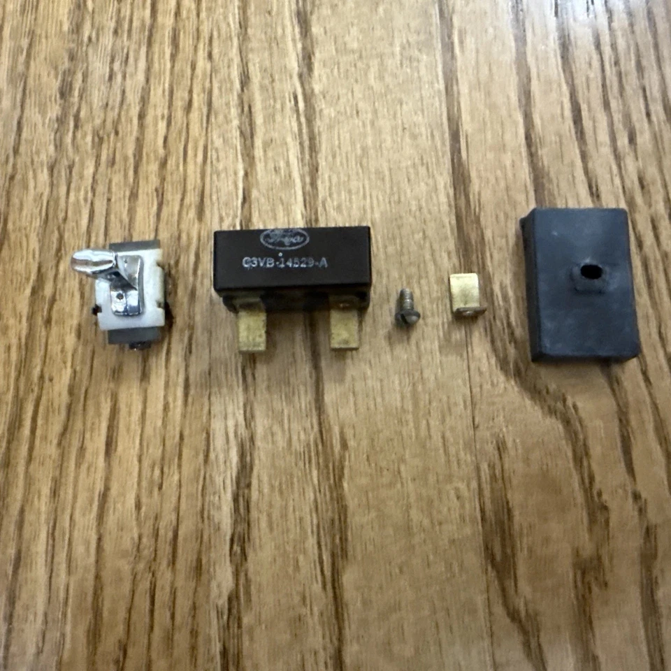 1963 1964 1965 LINCOLN CONTINENTAL POWER WINDOW SWITCH C3VY-14717-A novo - Imagem 1 de 4