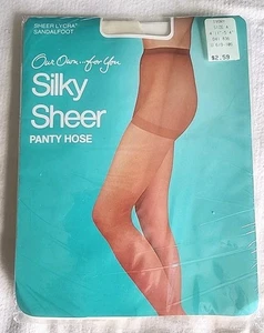 Vintage JCPenney Silky Sheer Panty Hose Ivory Size A Sandalfoot - Bild 1 von 7