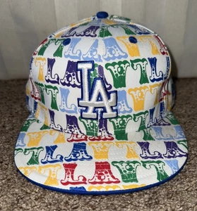 New Era La Dodgers Mütze Kappe weiß Regenbogen tailliert Größe 7 Big Top Clown neu mit Etikett 59Fifty - Bild 1 von 5