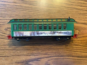 Bachmann On30 gauge 1:48  Hawthorne Village Thomas Kinkade Passenger Car - Picture 1 of 7