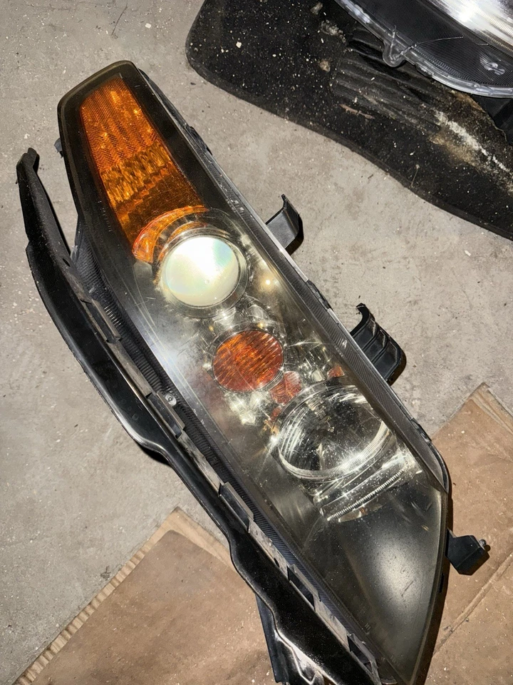 2004-2008 Acura TSX RH Right Passenger Side Xenon HID Headlight OEM - Image 1 of 2