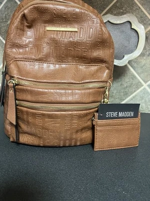 Mini mochila Steve Madden de cuero sintético marrón con billetera para tarjetas Foto 1 de 4