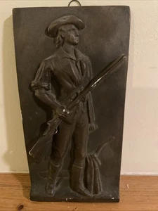 Vintage 1904 Minuteman Kolonial Soldat bemalt Relief Plakette Concord Mass MA - Bild 1 von 9