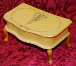 Art Deco celluloid cigarette/trinket box with Cabriole-style legs English Make - Picture 1 of 6