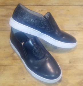 Robert Graham Men's 9.5 Skull Embossed Black Leather Slip on Shoes Unique - Picture 1 of 9