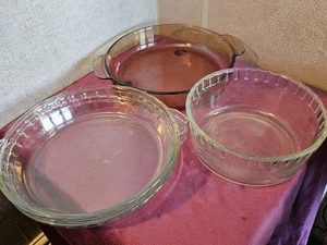 Bundle of 4 Glass Baking Pie Corning Souffle Dishes incl Pyrex & Vision - Picture 1 of 4
