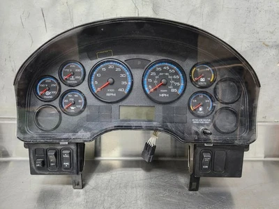 Cuadro de instrumentos International PB105 4300 09-16 usado 3686319C91 probado Foto 1 de 4