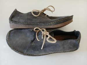 Clarks Artisan Janey Mae Women’s Gray Suede Mocassin Shoes Sz 8.5 - Picture 1 of 4