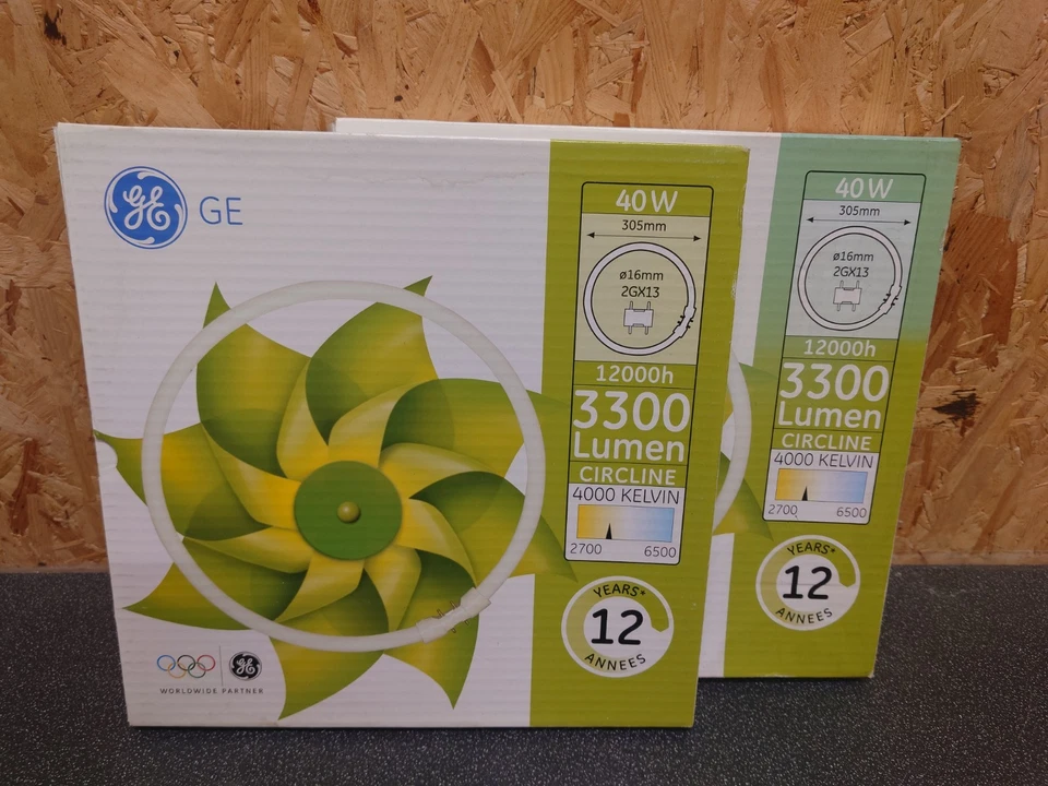 Pack of 2x GE 40W 4000k Circular Fluorescent Tubes 2GX13 3300lm  - Image 1 of 1