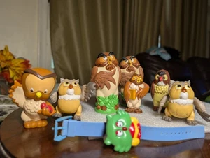 Lotto 8 Gufi Plastica Marcati Disney Winnie The Pooh Giocattoli Vintage - Foto 1 di 15