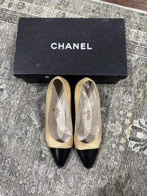 CHANEL Heels 8 Leather Cap Toe Pumps Classic Beige Black Vintage Shoes Women’s - Image 1 of 4