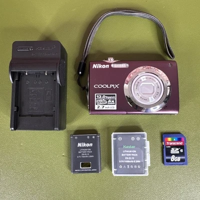 Câmera Nikon Coolpix S3000- 12 MP-8 GB Cartão SD, Carregador, 2 Baterias, Ex Condição - Imagem 1 de 4