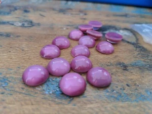 ♥Nr. C64- Alte Glascabochons mondschein rosa Neugablonz 10 Stück DM 14 mm♥ - Picture 1 of 2