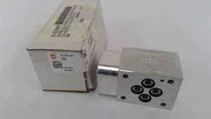 Sun Hydraulics W5H 2LA1-A2 Valve manifold - Picture 1 of 9