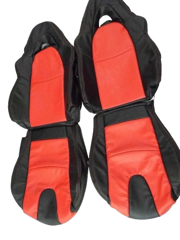 Mazda RX-8: красные и черные чехлы на спортивные сиденья из синтетической кожи (2003–2011 гг.) - Изображение 1 из 1