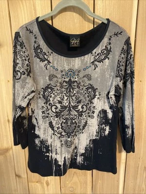 katina marie Gray/Black Floral Rhinestoned 3/4 Sleeve Top XS NWOT - Image 1 of 3