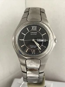 Citizen Herren Eco-Drive Titan WR-100 mit Tag Datum Armband Uhr E100-K18434 - Bild 1 von 12