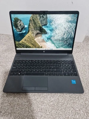 HP 250 G8 Laptop / 15.6" FHD/ Intel 6 Core i5 11th Gen 8GB Ram 512GB - Image 1 of 4